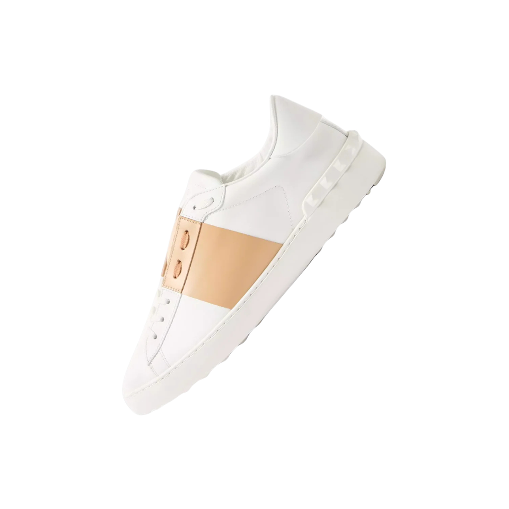 THE STUDDED SNEAKER