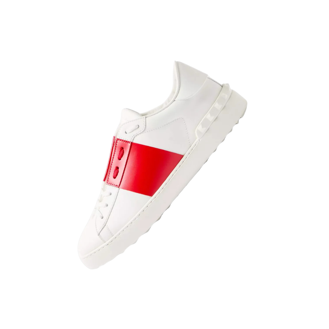 THE STUDDED SNEAKER