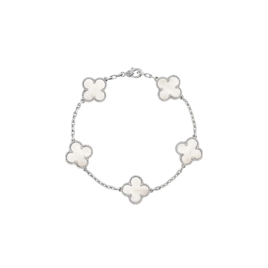 THE FLOWER BRACELET