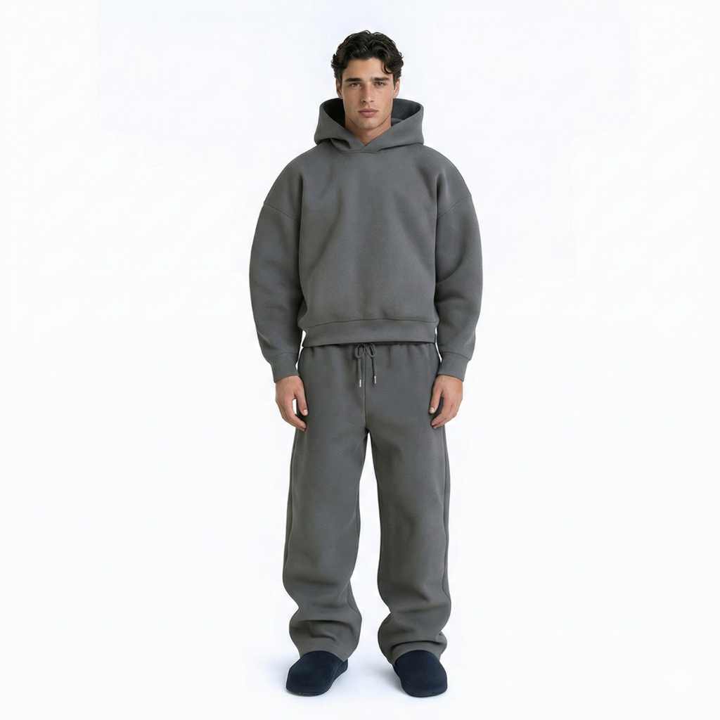 THE MINIMAL TRACKSUIT