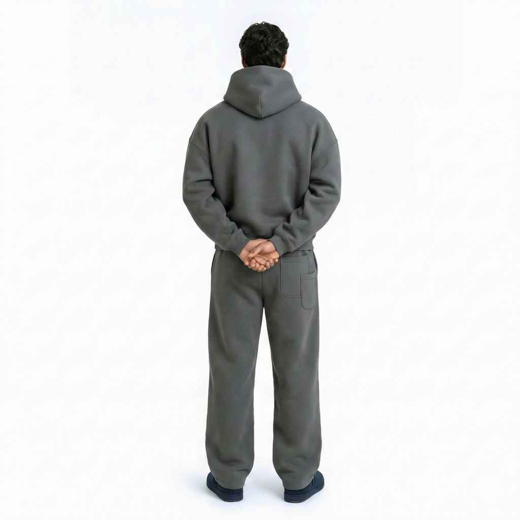 THE MINIMAL TRACKSUIT
