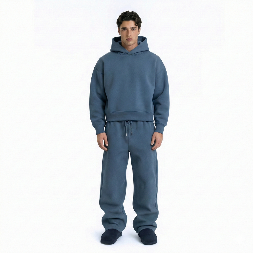 THE MINIMAL TRACKSUIT