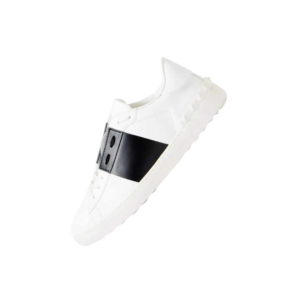 THE STUDDED SNEAKER