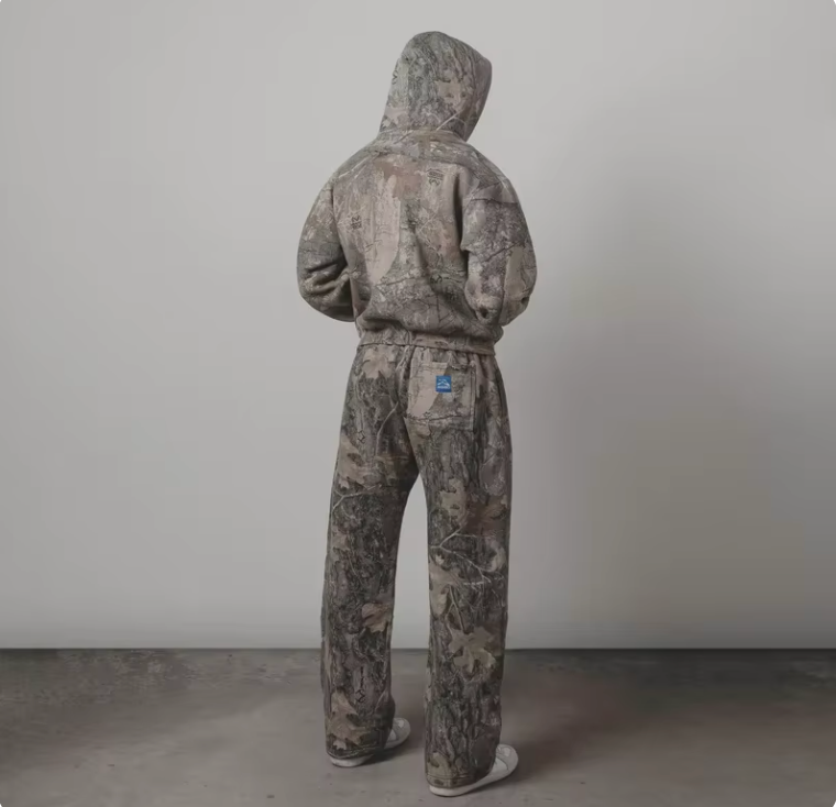 THE AKIMBO TRACKSUIT