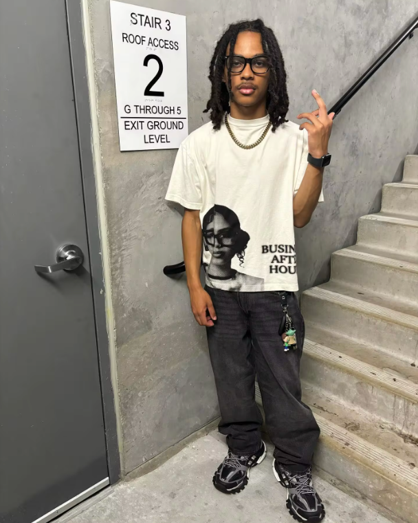 THE HORA TEE